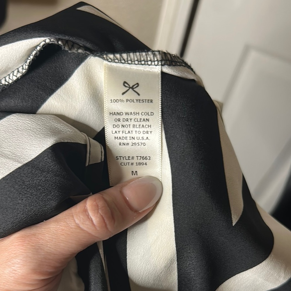 EVERLY Black and White Chevron Women's Top - Picture 5 of 5